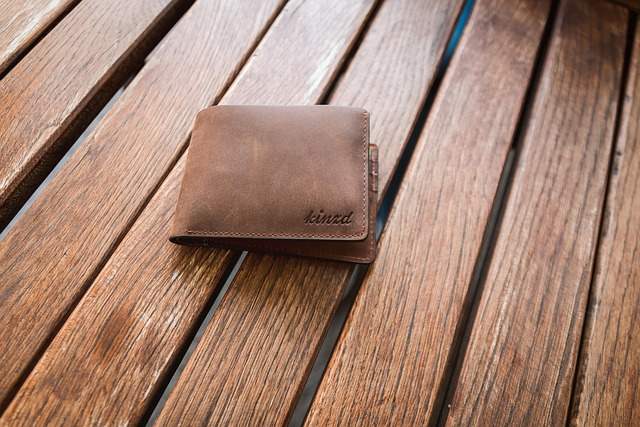 Gegraveerde wallet1